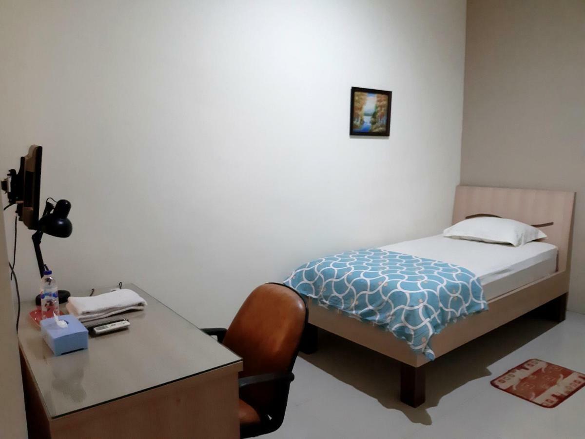 Ikiru To Live Hotel Surabaya Exterior photo